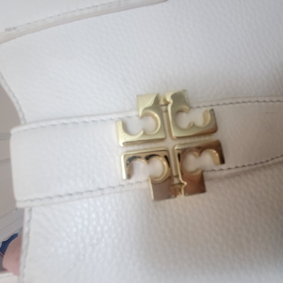 Tory Burch Meyer Plaque Pebbled Cream Leather Tote. Old Money Quiet Luxury. - Picture 5 of 13
